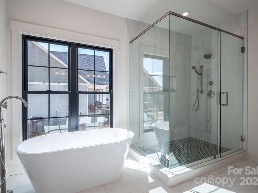 229 Golf Course Road, Maiden, NC 28650.  MLS# CAR4196288, YatesRealty ID 6866. 