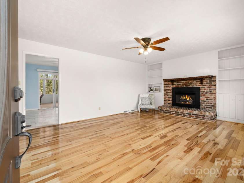 11 Hudson Lane, Fletcher, NC 28732.  MLS# CAR4241916, YatesRealty ID 6867. 
