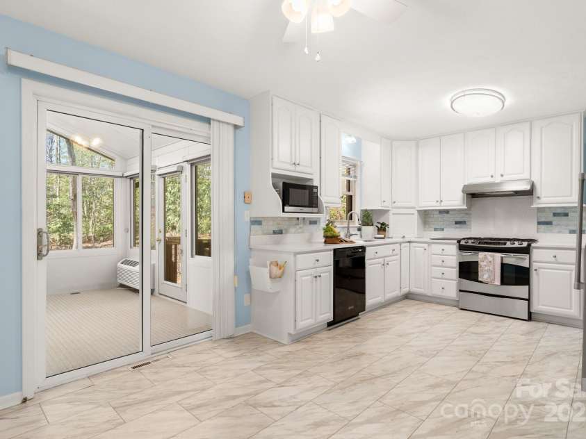 11 Hudson Lane, Fletcher, NC 28732.  MLS# CAR4241916, YatesRealty ID 6867. 