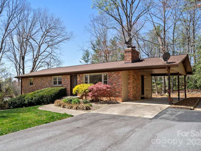 11 Hudson Lane, Fletcher, NC 28732.  MLS# CAR4241916, YatesRealty ID 6867. Welcome to...11 N. Hudson Lane