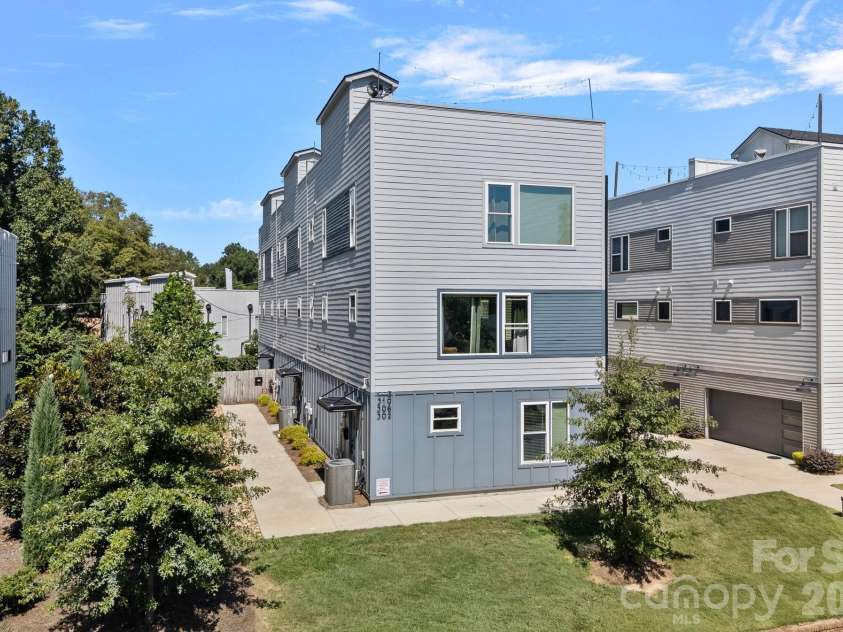 306 Wesley Heights Way, Charlotte, NC 28208.  MLS# CAR4352519, YatesRealty ID 6867. 