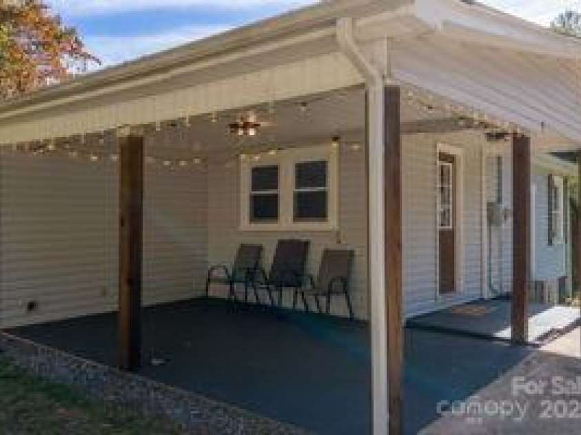 1444 Piedmont Drive, Lenoir, NC 28645.  MLS# CAR4316317, YatesRealty ID 6868. 