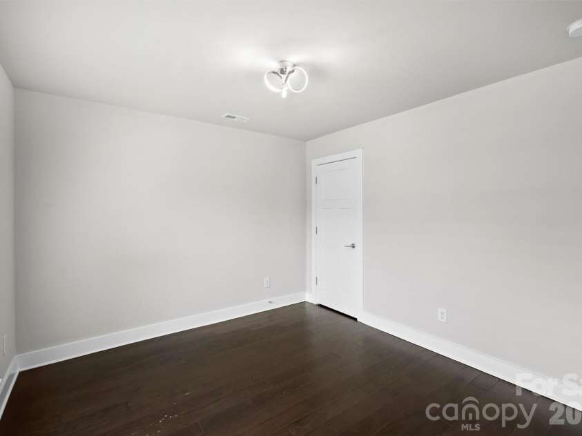 1555 Duckworth Avenue, Charlotte, NC 28208.  MLS# CAR4354738, YatesRealty ID 6868. 