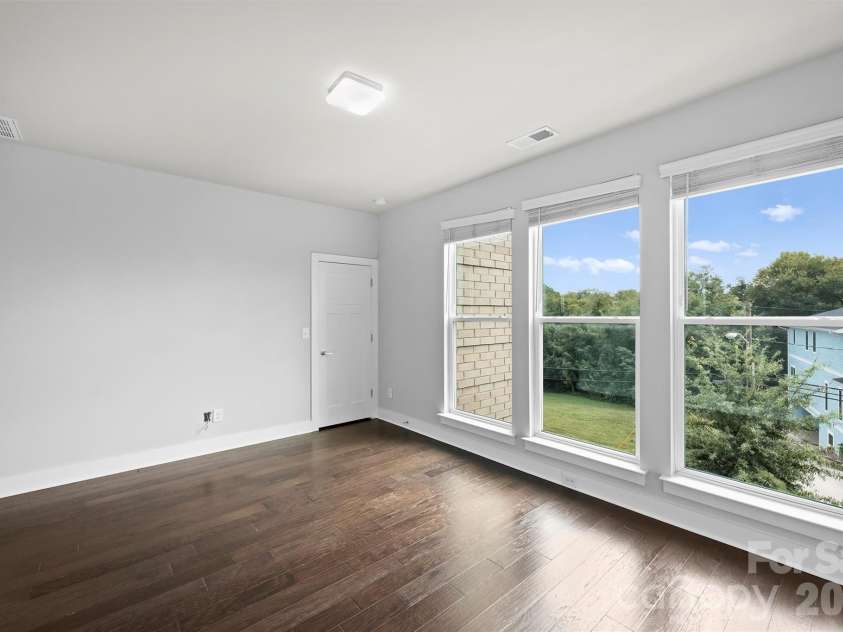 1555 Duckworth Avenue, Charlotte, NC 28208.  MLS# CAR4354738, YatesRealty ID 6868. 