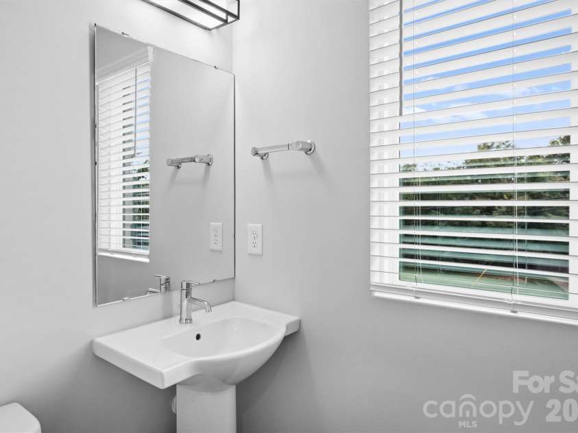 1555 Duckworth Avenue, Charlotte, NC 28208.  MLS# CAR4354738, YatesRealty ID 6868. 