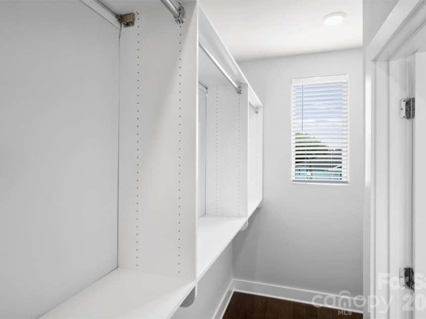1555 Duckworth Avenue, Charlotte, NC 28208.  MLS# CAR4354738, YatesRealty ID 6868. 