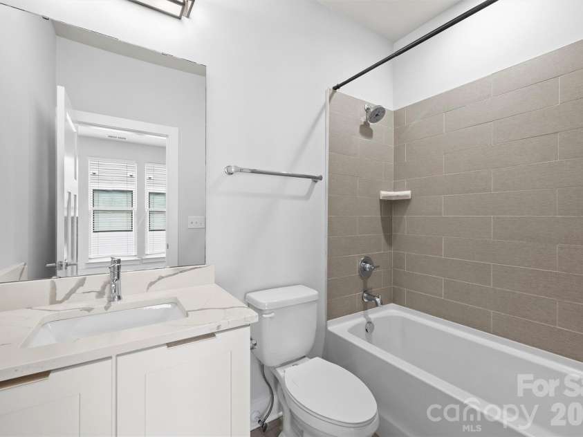1555 Duckworth Avenue, Charlotte, NC 28208.  MLS# CAR4354738, YatesRealty ID 6868. 