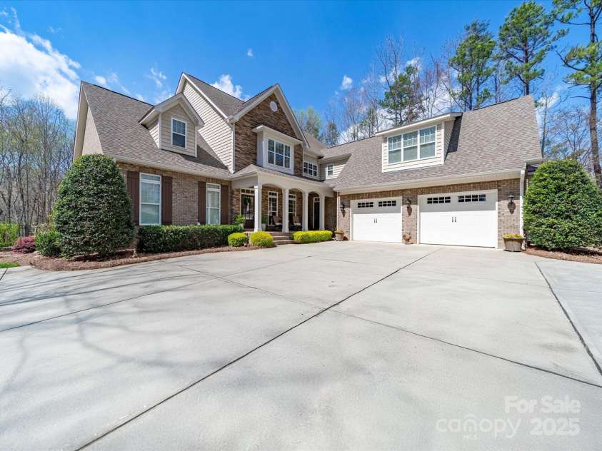 3024 Beaver Dam Drive, Monroe, NC 28110.  MLS# CAR4233437, YatesRealty ID 6869. 