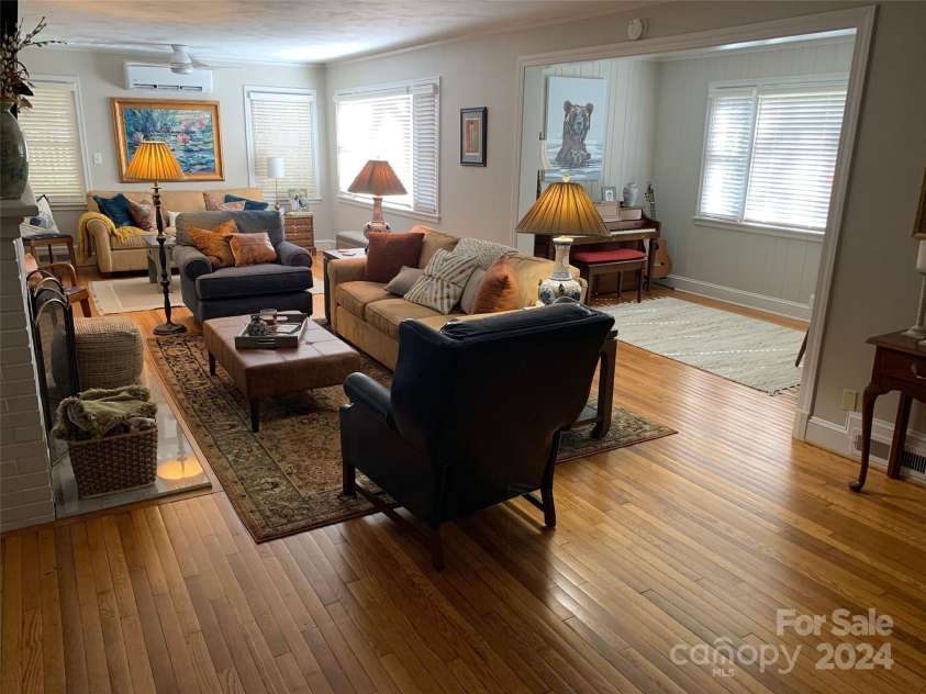 177 Mississippi Road, Black Mountain, NC 28711.  MLS# CAR4205703, YatesRealty ID 687. 