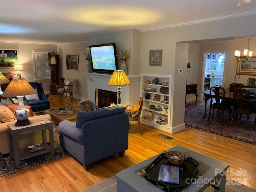 177 Mississippi Road, Black Mountain, NC 28711.  MLS# CAR4205703, YatesRealty ID 687. 