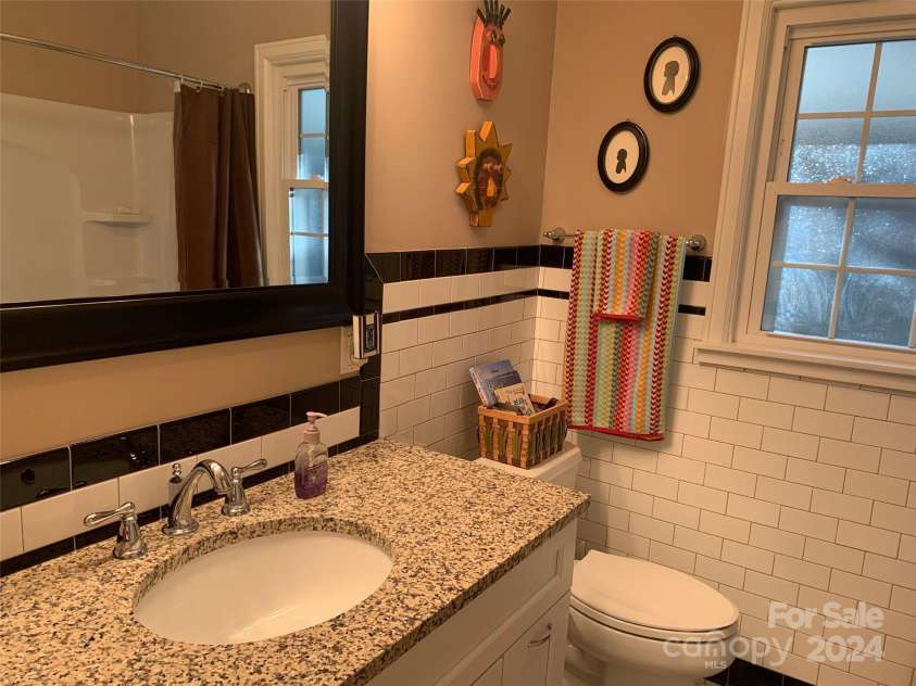 177 Mississippi Road, Black Mountain, NC 28711.  MLS# CAR4205703, YatesRealty ID 687. 