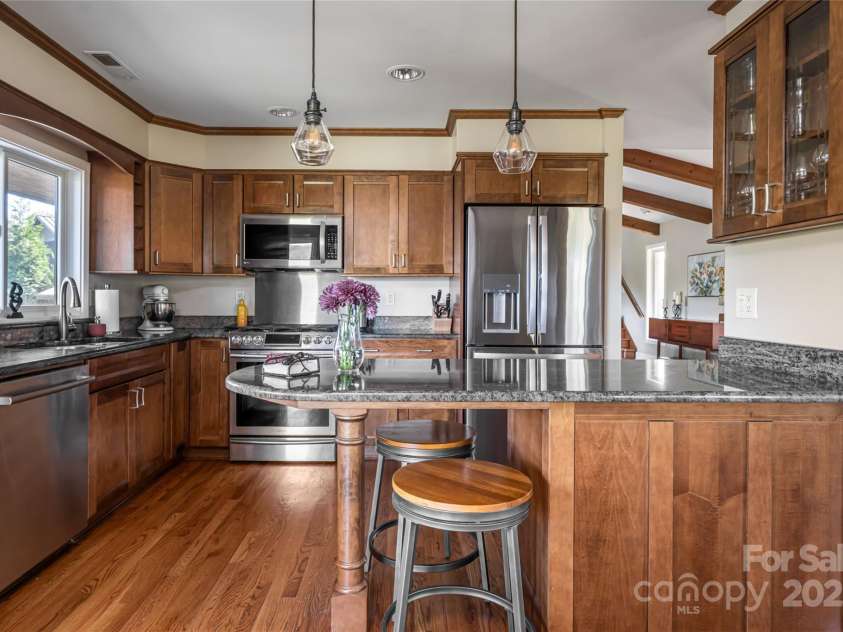 79 Horizon Hill Road, Asheville, NC 28804.  MLS# CAR4306563, YatesRealty ID 687. Kitchen