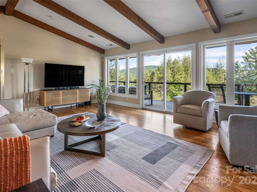 79 Horizon Hill Road, Asheville, NC 28804.  MLS# CAR4306563, YatesRealty ID 687. Living Room with Views