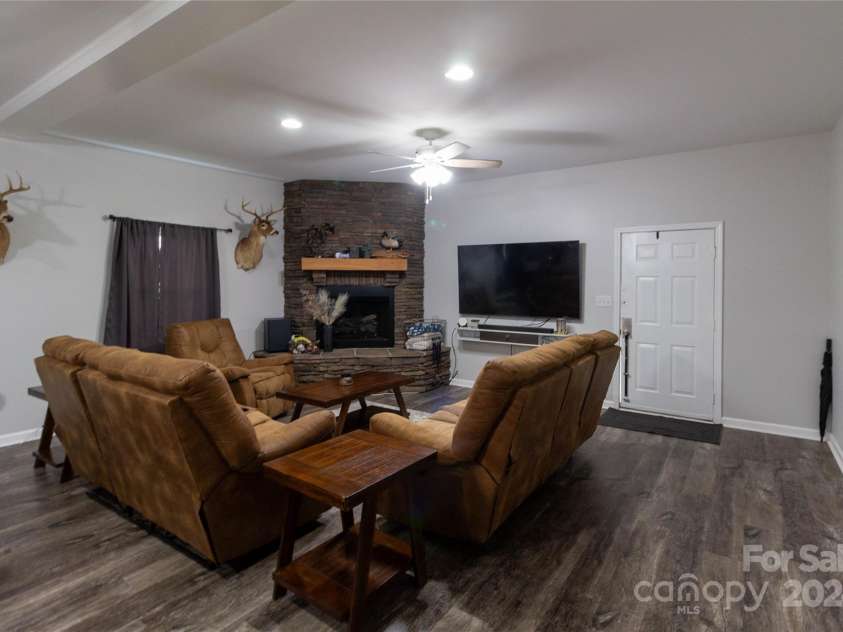 907 Bethlehem Road, Kings Mountain, NC 28086.  MLS# CAR4195798, YatesRealty ID 687. 