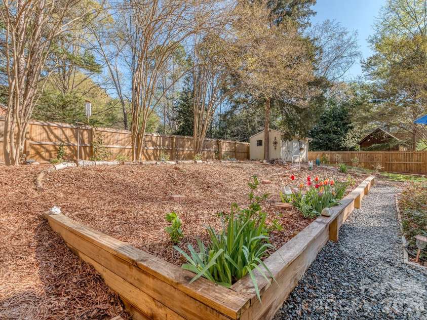 4810 Old Spice Lane, Charlotte, NC 28277.  MLS# CAR4361097, YatesRealty ID 6870. 