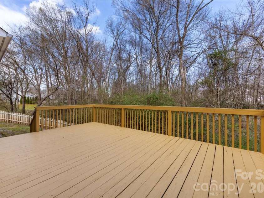 11143 Knight Castle Drive, Charlotte, NC 28277.  MLS# CAR4354916, YatesRealty ID 6871. Back Deck