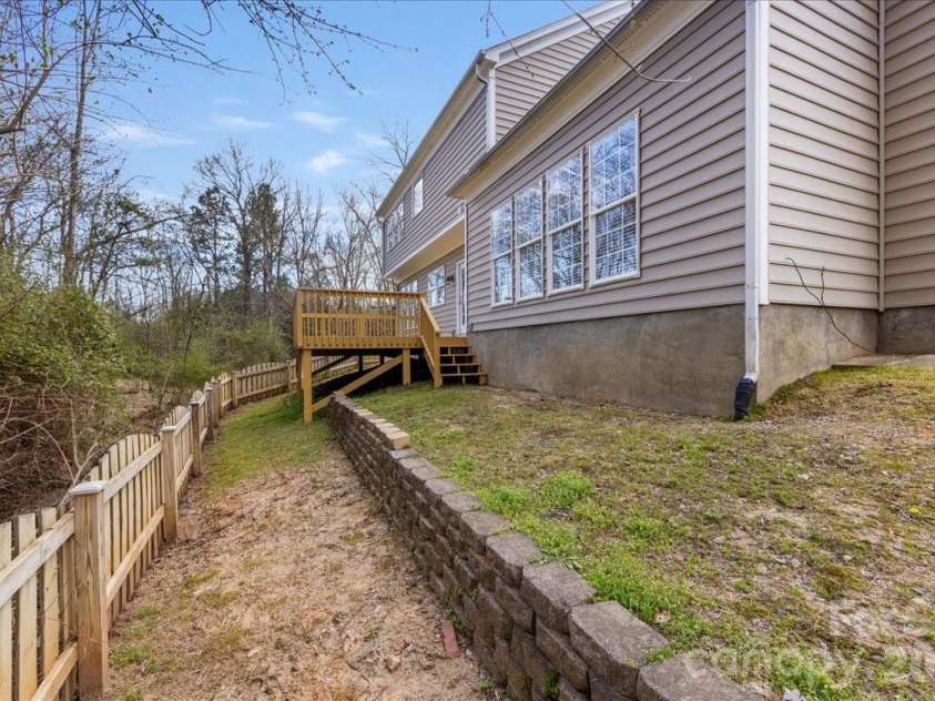 11143 Knight Castle Drive, Charlotte, NC 28277.  MLS# CAR4354916, YatesRealty ID 6871. Fenced in Backyard