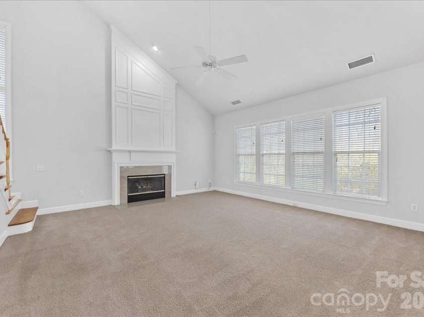 11143 Knight Castle Drive, Charlotte, NC 28277.  MLS# CAR4354916, YatesRealty ID 6871. Great Room