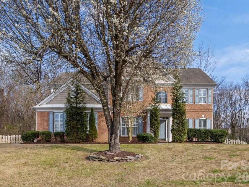 11143 Knight Castle Drive, Charlotte, NC 28277.  MLS# CAR4354916, YatesRealty ID 6871. Welcome Home
