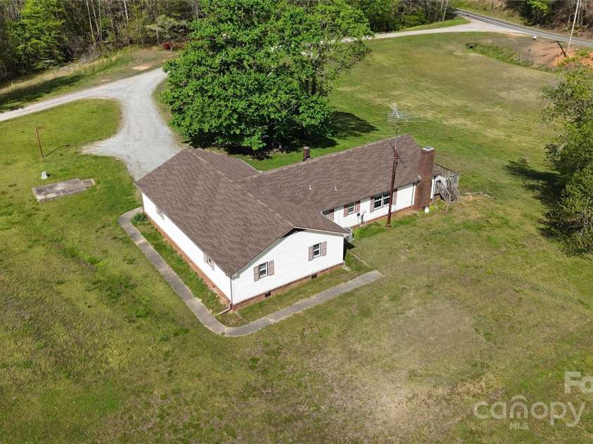 621 Pleasant Grove Road, Rutherfordton, NC 28139.  MLS# CAR4208576, YatesRealty ID 6871. 