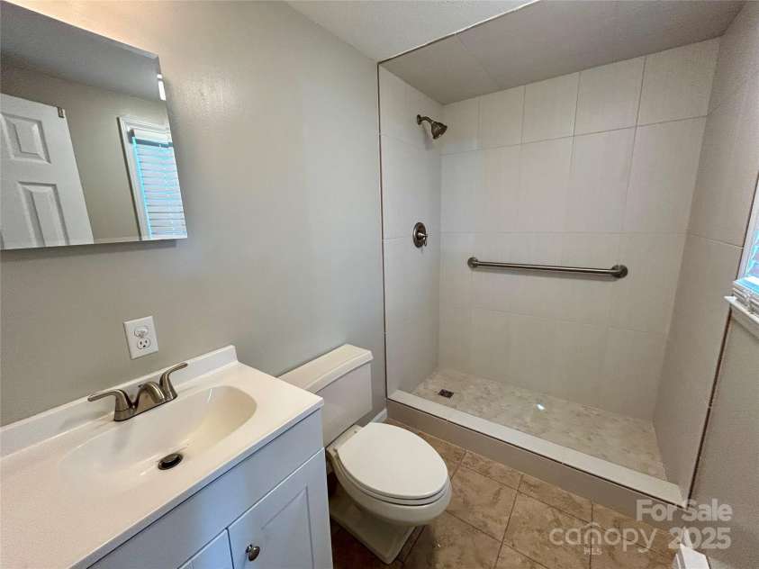 621 Pleasant Grove Road, Rutherfordton, NC 28139.  MLS# CAR4208576, YatesRealty ID 6871. Bathroom #2