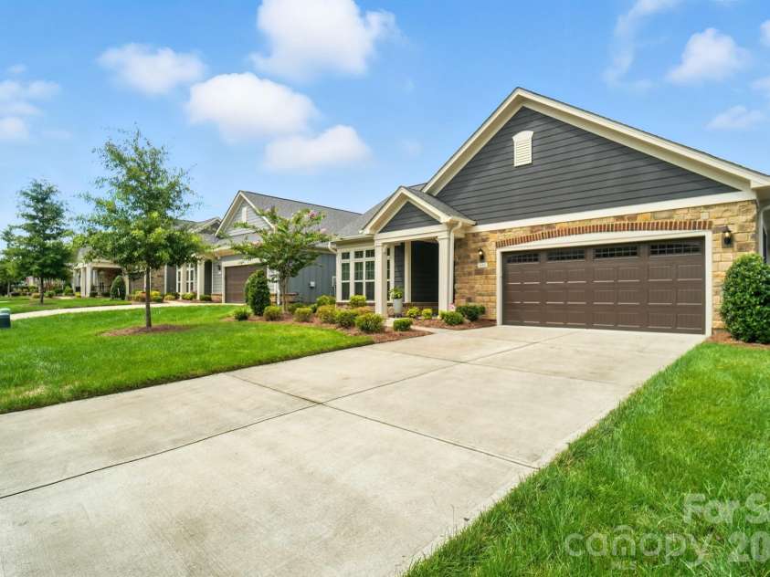 695 Poplar View Drive, Concord, NC 28027.  MLS# CAR4361870, YatesRealty ID 6872. 