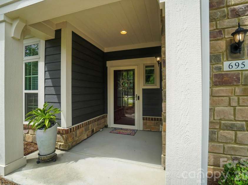695 Poplar View Drive, Concord, NC 28027.  MLS# CAR4361870, YatesRealty ID 6872. 