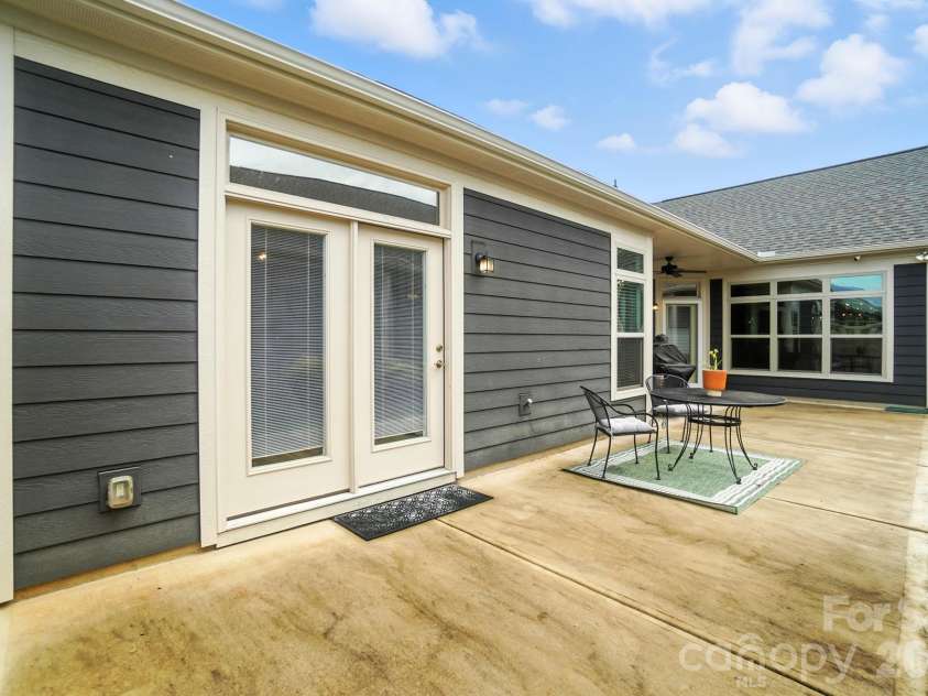 695 Poplar View Drive, Concord, NC 28027.  MLS# CAR4361870, YatesRealty ID 6872. 
