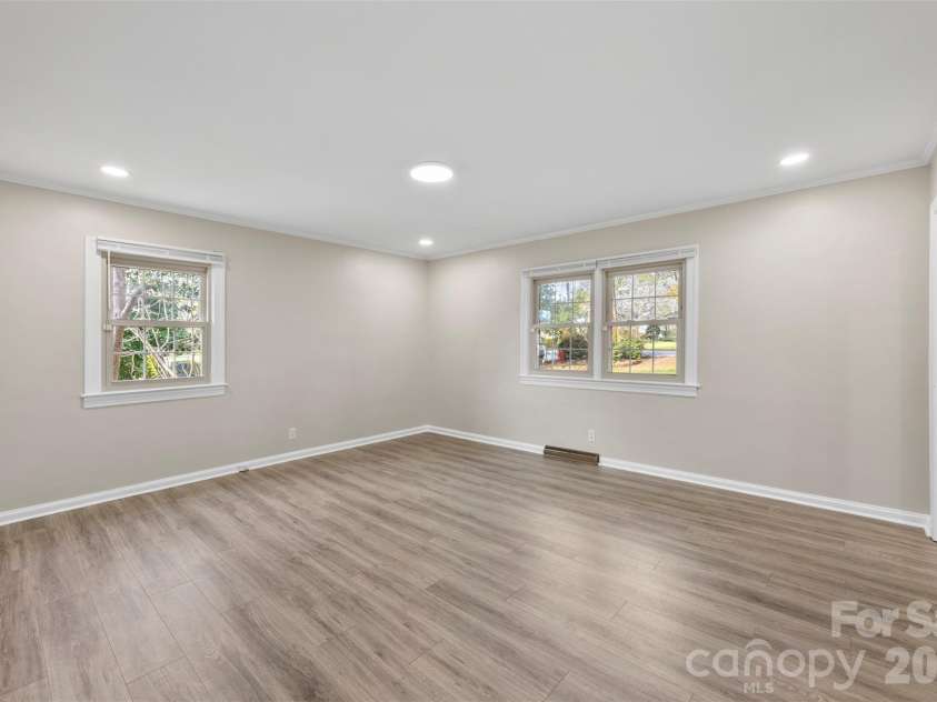 420 Downey Place, Gastonia, NC 28054.  MLS# CAR4357786, YatesRealty ID 6873. Spacious primary bedroom 2
