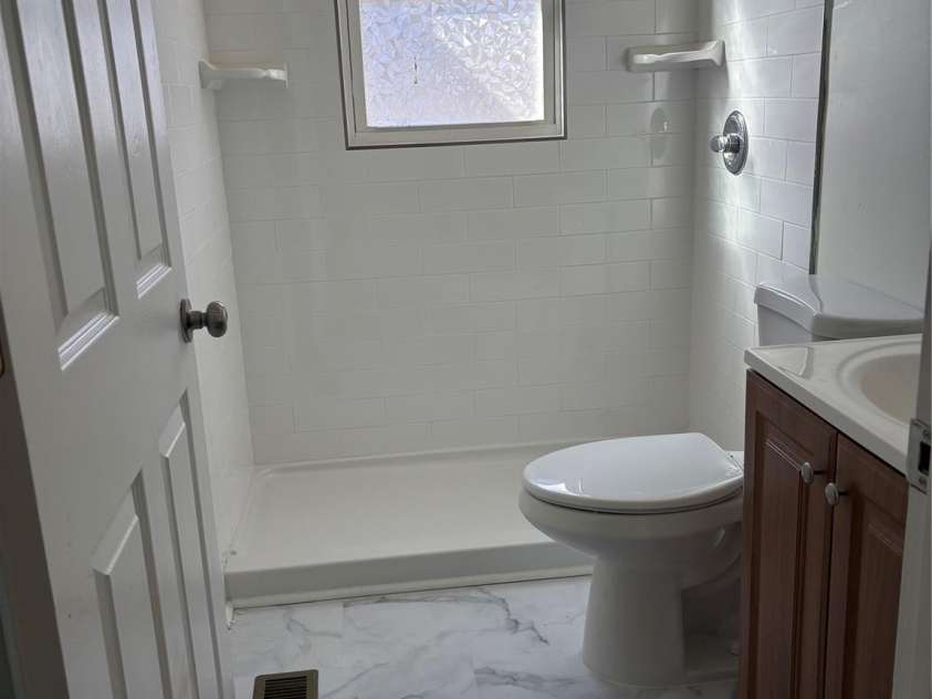 3918 Barlowe Road, Charlotte, NC 28208.  MLS# CAR4117330, YatesRealty ID 6874. 