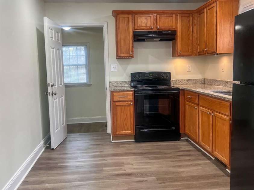 3918 Barlowe Road, Charlotte, NC 28208.  MLS# CAR4117330, YatesRealty ID 6874. 