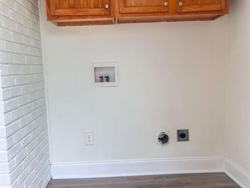 3918 Barlowe Road, Charlotte, NC 28208.  MLS# CAR4117330, YatesRealty ID 6874. 