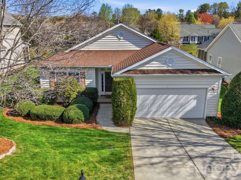 415 Garnet Court, Fort Mill, SC 29708.  MLS# CAR4359202, YatesRealty ID 6874. 