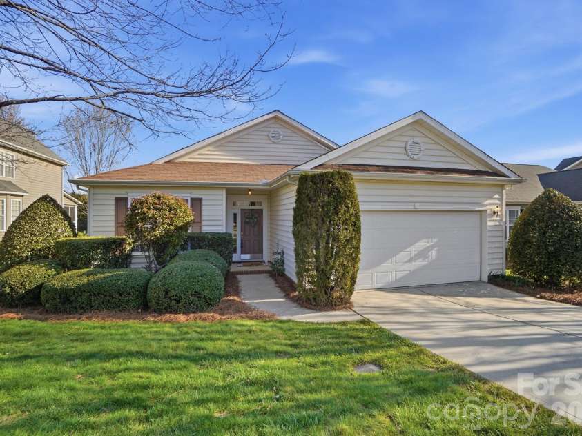 415 Garnet Court, Fort Mill, SC 29708.  MLS# CAR4359202, YatesRealty ID 6874. 