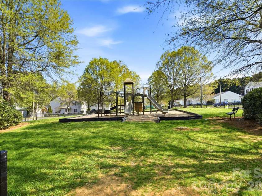 6714 Wicked Oak Lane, Charlotte, NC 28216.  MLS# CAR4357871, YatesRealty ID 6876. 