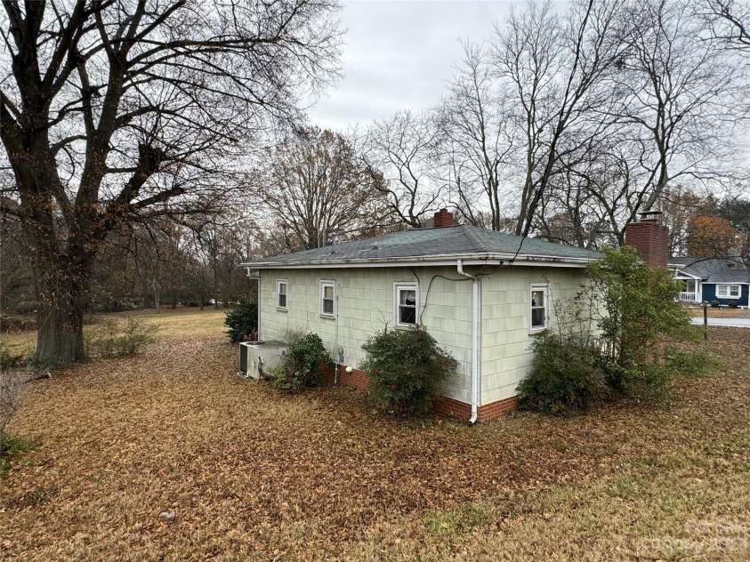 201 Belt Drive, Gastonia, NC 28056.  MLS# CAR4091607, YatesRealty ID 6878. 