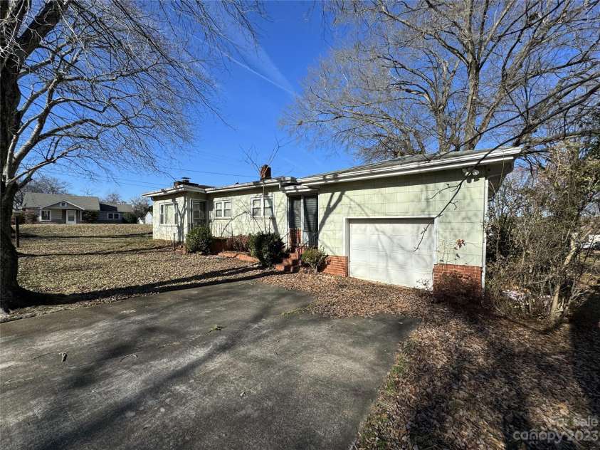 201 Belt Drive, Gastonia, NC 28056.  MLS# CAR4091607, YatesRealty ID 6878. 