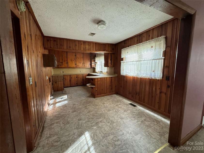 201 Belt Drive, Gastonia, NC 28056.  MLS# CAR4091607, YatesRealty ID 6878. 