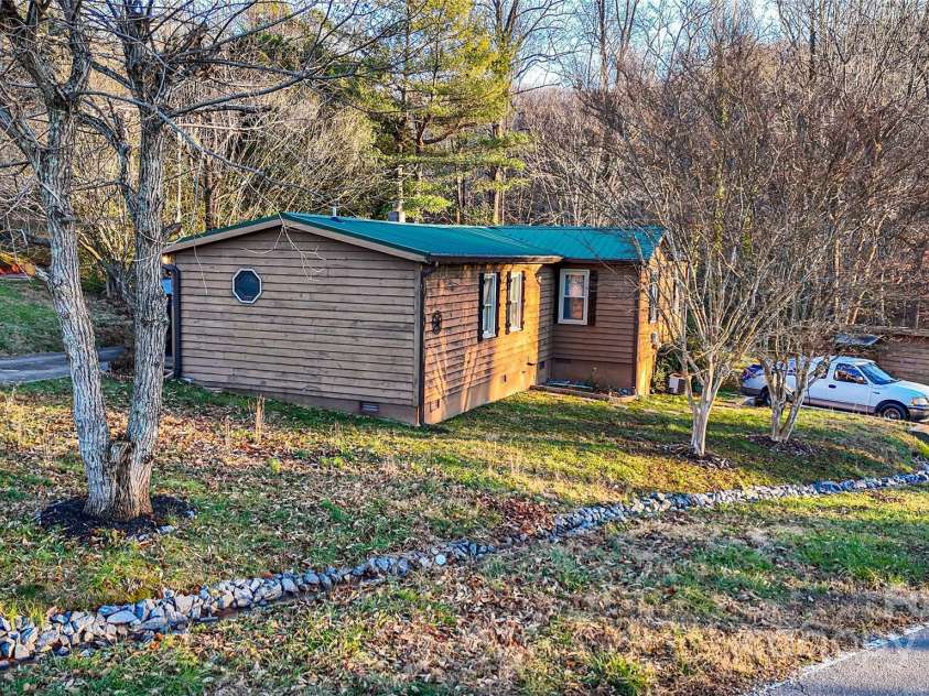 5983 Bollinger Loop, Morganton, NC 28655.  MLS# CAR4211596, YatesRealty ID 688. 