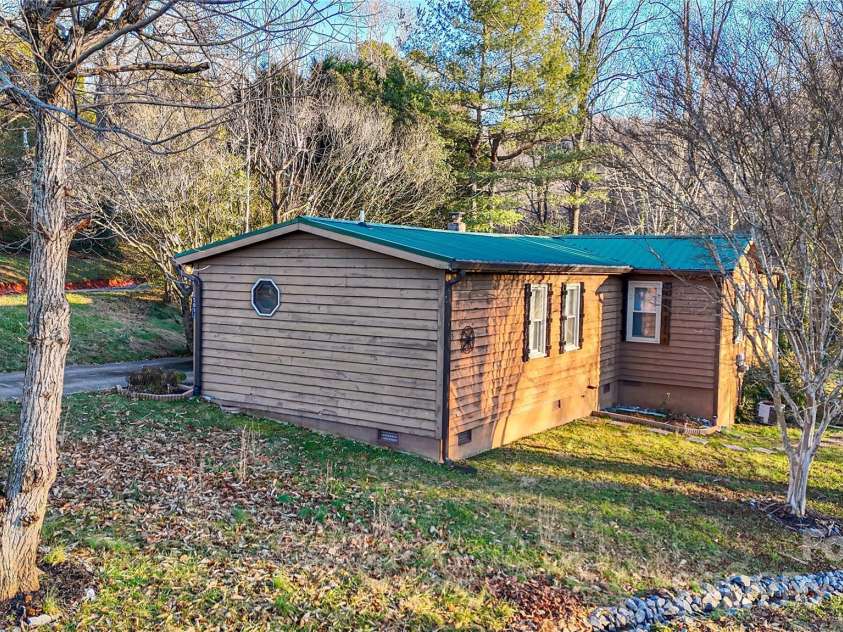 5983 Bollinger Loop, Morganton, NC 28655.  MLS# CAR4211596, YatesRealty ID 688. 