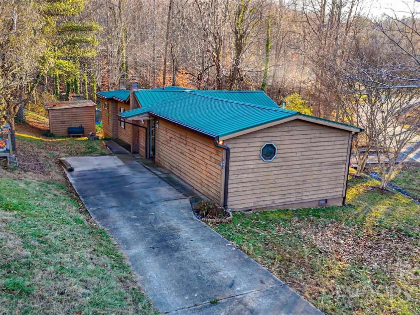 5983 Bollinger Loop, Morganton, NC 28655.  MLS# CAR4211596, YatesRealty ID 688. 