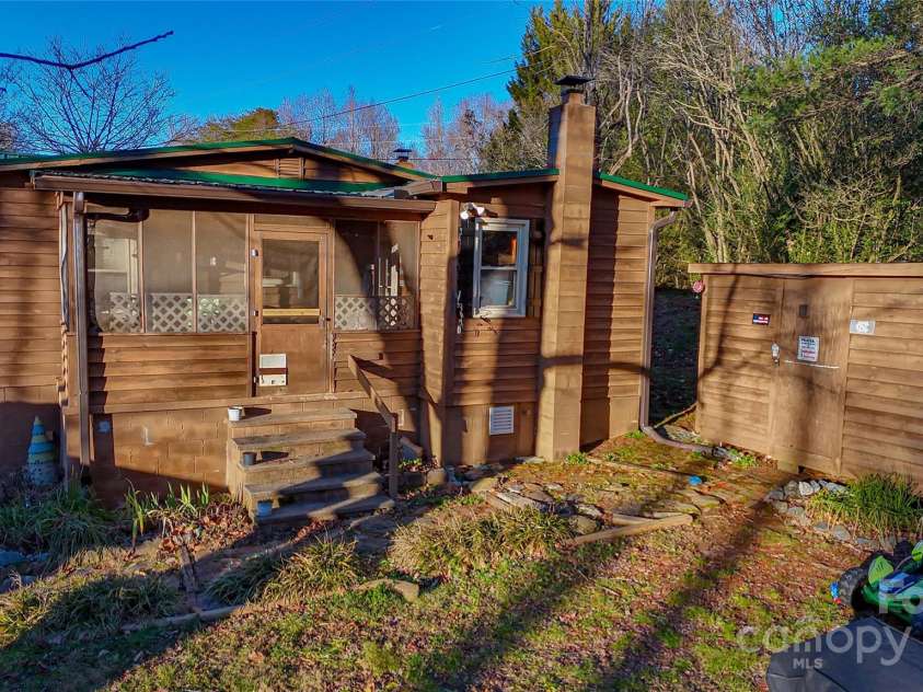 5983 Bollinger Loop, Morganton, NC 28655.  MLS# CAR4211596, YatesRealty ID 688. 