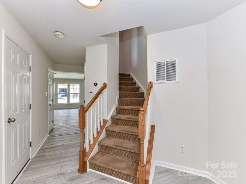 7518 Turley Ridge Lane, Charlotte, NC 28273.  MLS# CAR4272341, YatesRealty ID 688. A lighter carpet is now in