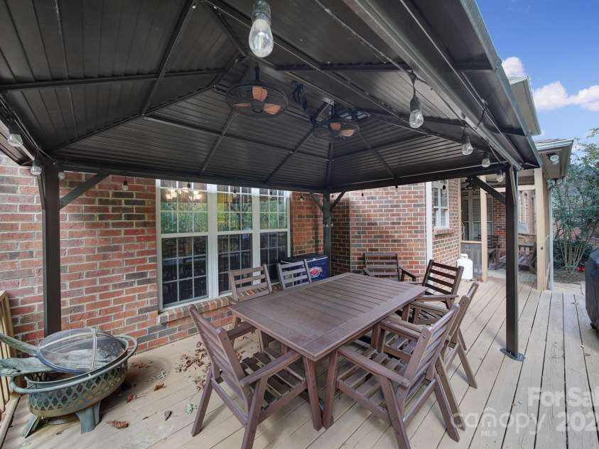 827 Abilene Lane, Fort Mill, SC 29715.  MLS# CAR4310286, YatesRealty ID 6880. 