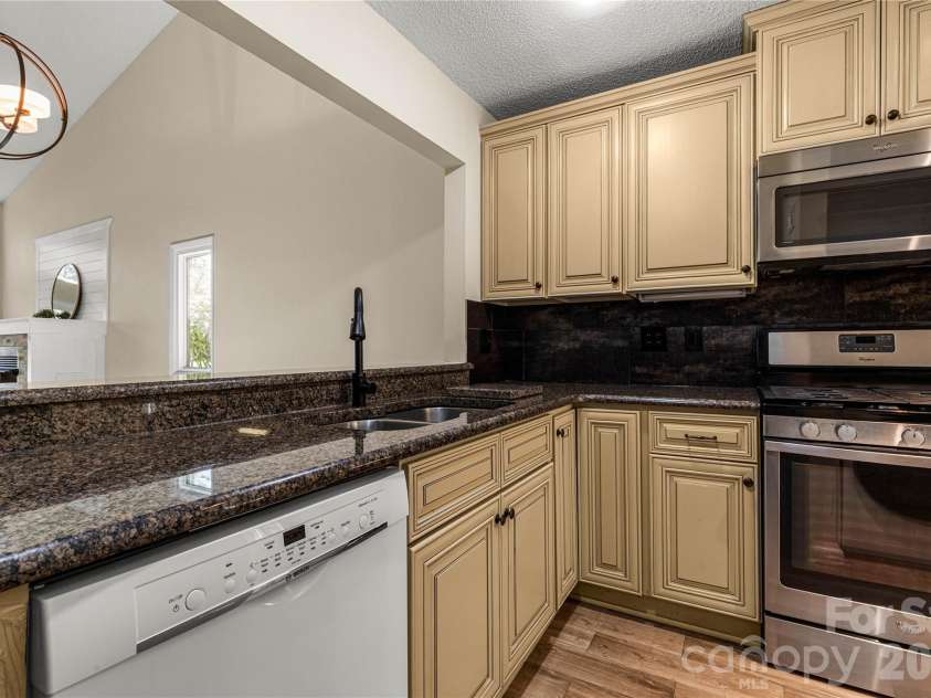 141 Greenridge Road, Clover, SC 29710.  MLS# CAR4357708, YatesRealty ID 6882. 