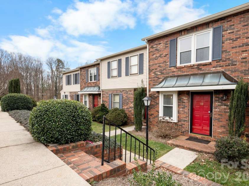 2705 Center Street, Hickory, NC 28601.  MLS# CAR4338050, YatesRealty ID 6882. 