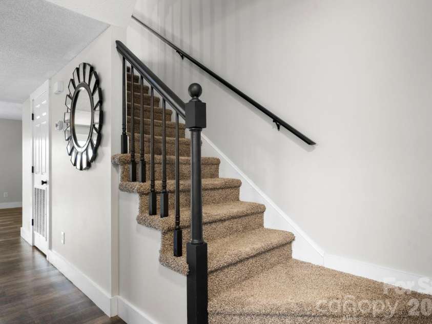 2705 Center Street, Hickory, NC 28601.  MLS# CAR4338050, YatesRealty ID 6882. 