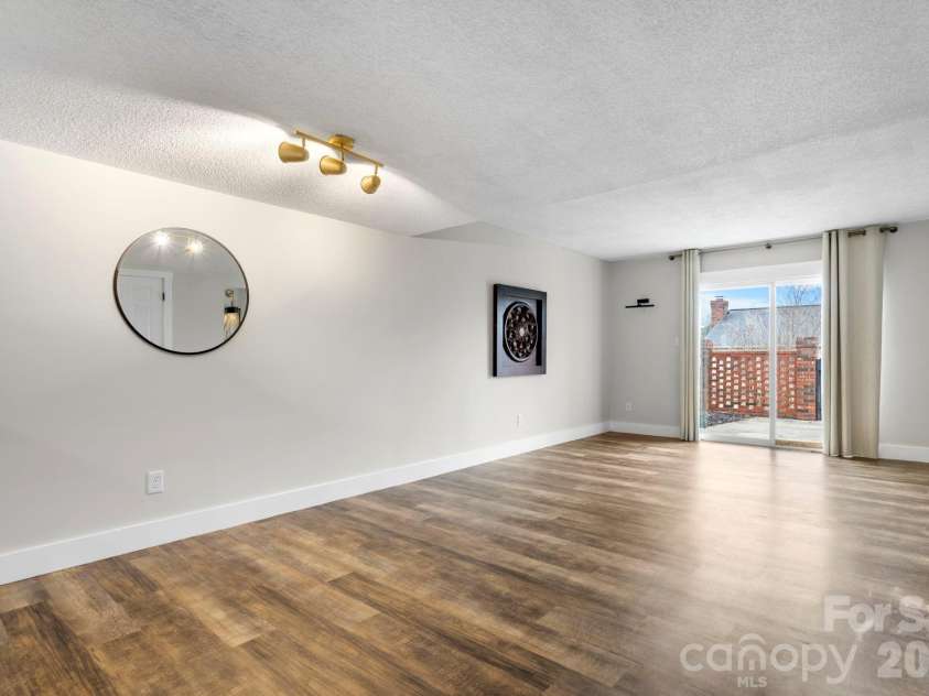 2705 Center Street, Hickory, NC 28601.  MLS# CAR4338050, YatesRealty ID 6882. 