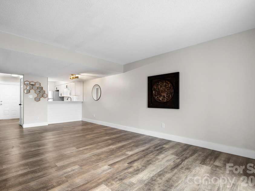 2705 Center Street, Hickory, NC 28601.  MLS# CAR4338050, YatesRealty ID 6882. 