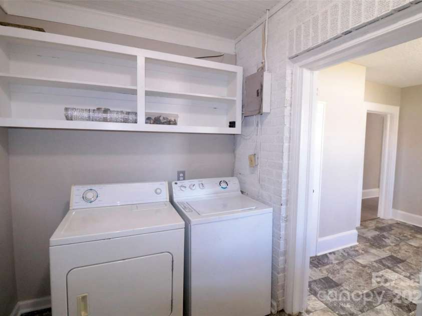 104 9th Street, Bessemer City, NC 28016.  MLS# CAR4225283, YatesRealty ID 6883. 